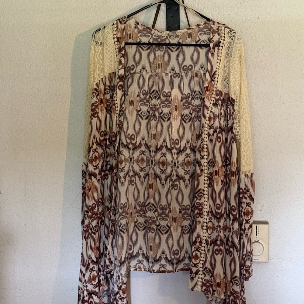 Gimmicks by BKE Patterned Cardigan with Cream Accents